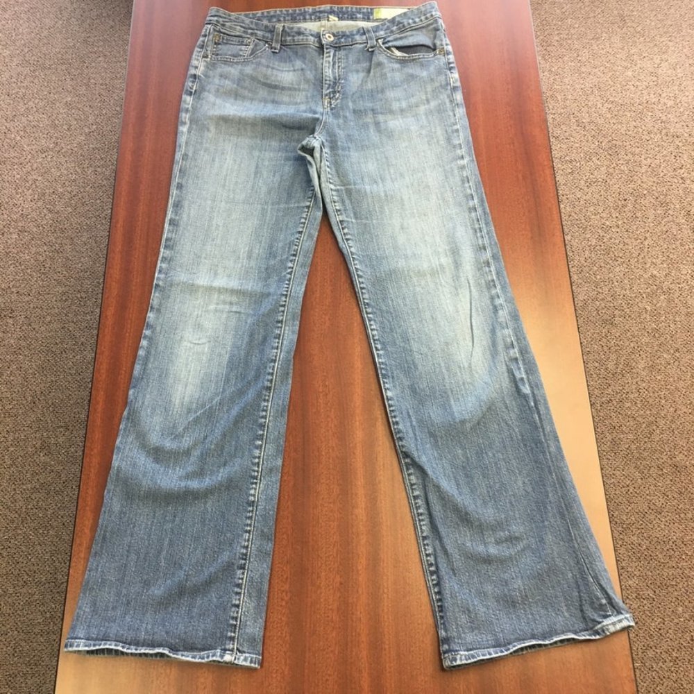 Gap Essential Boot Cut Jeans - Picture 4 of 8